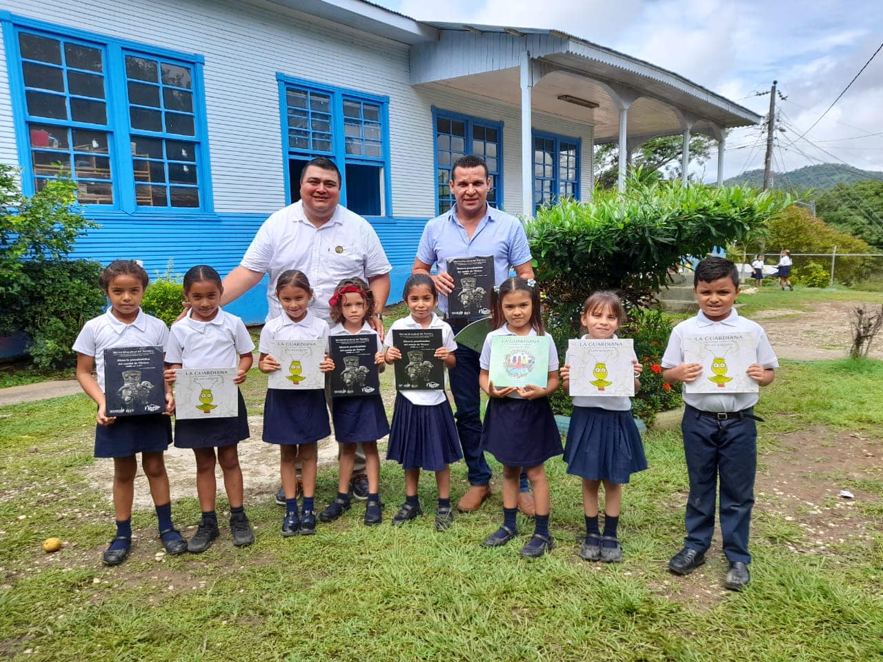 El Alcalde visitó la Escuela de Corralillo