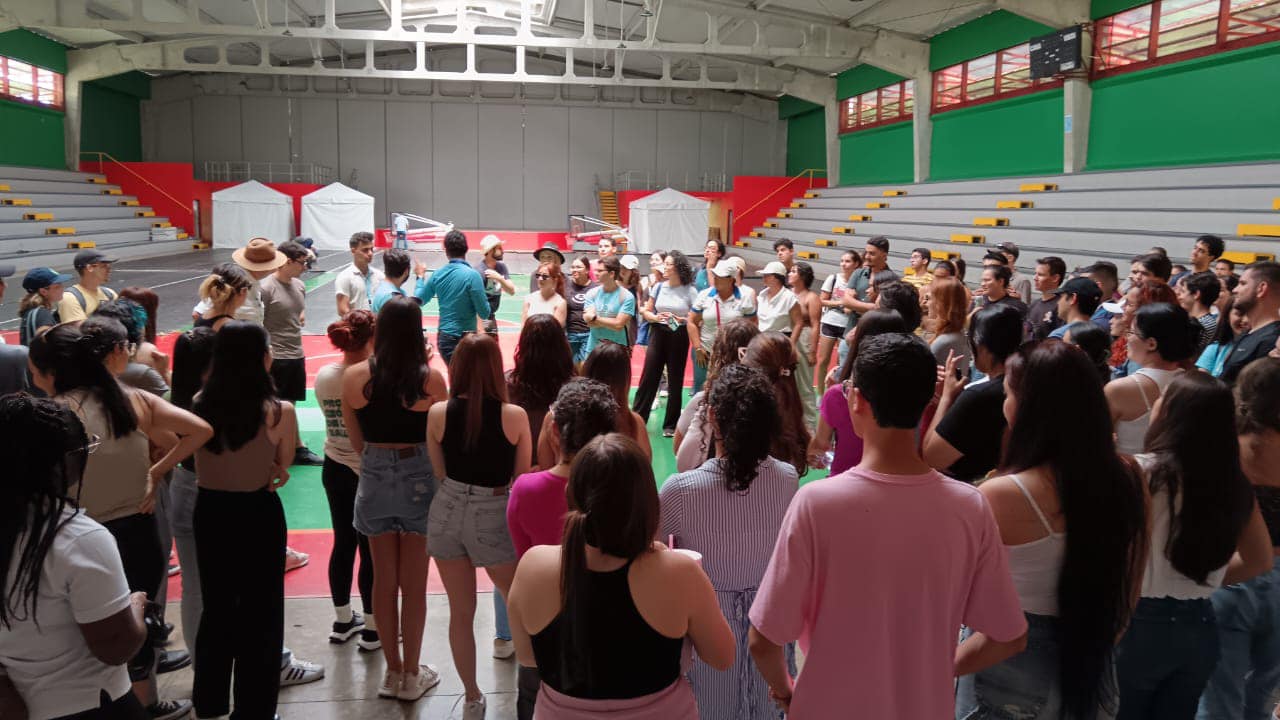 Parte del personal que trabajará en la feria