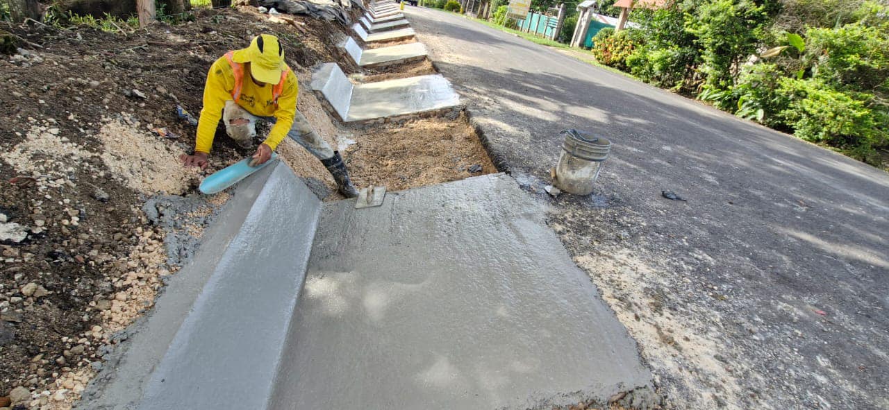 Construcción de cunetas en la Matabuey