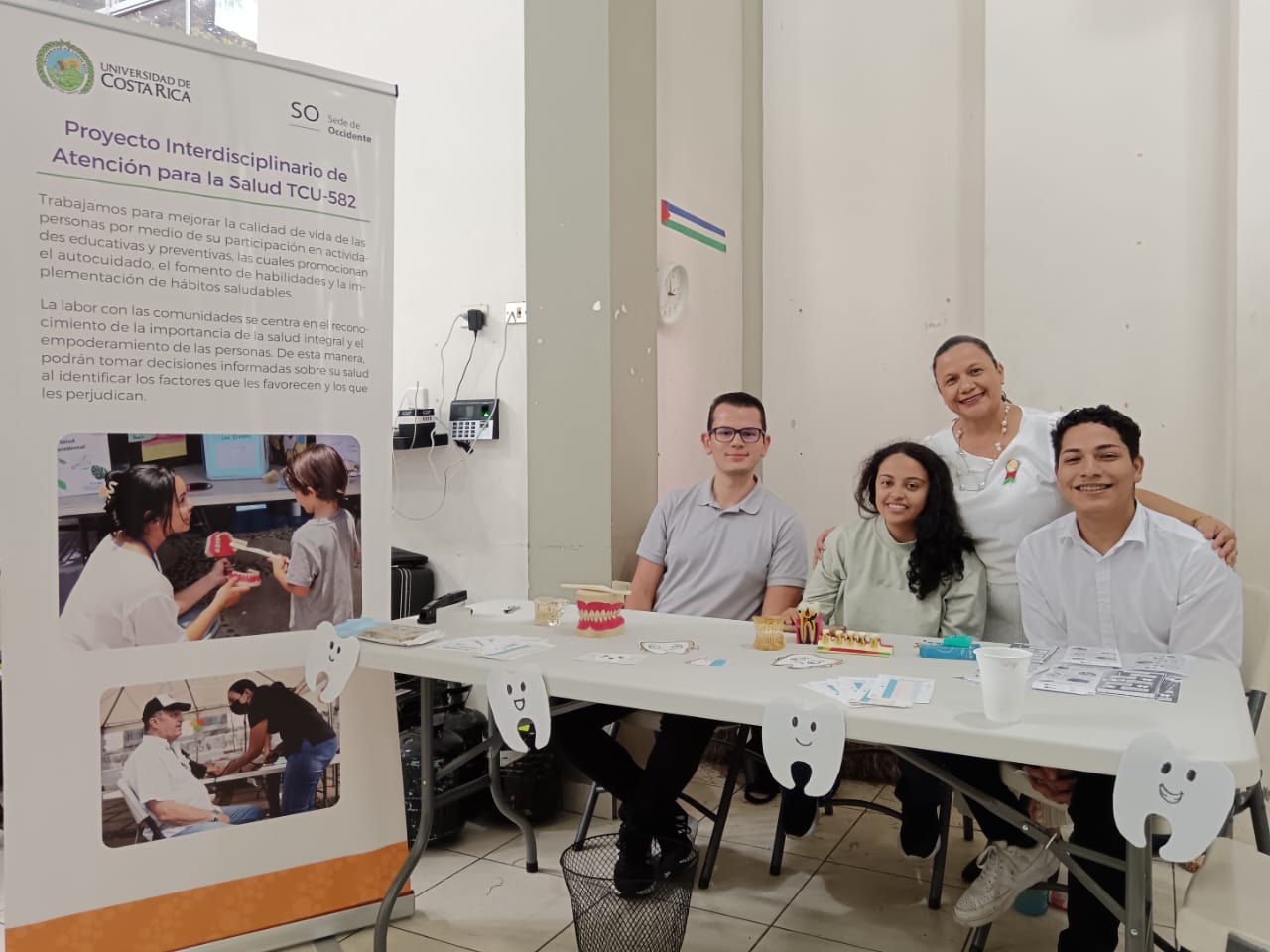 Más de 100 pacientes recibieron atención odontológica en Feria Odontológica realizada en la Biblioteca Municipal