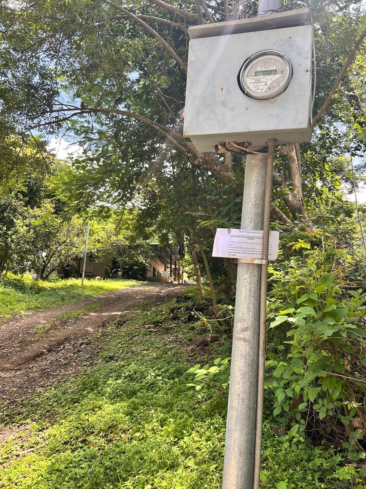 Como parte de la intervención de una vía, se notificó a vecinos de Curime que deberán ordenar el acceso a sus propiedades