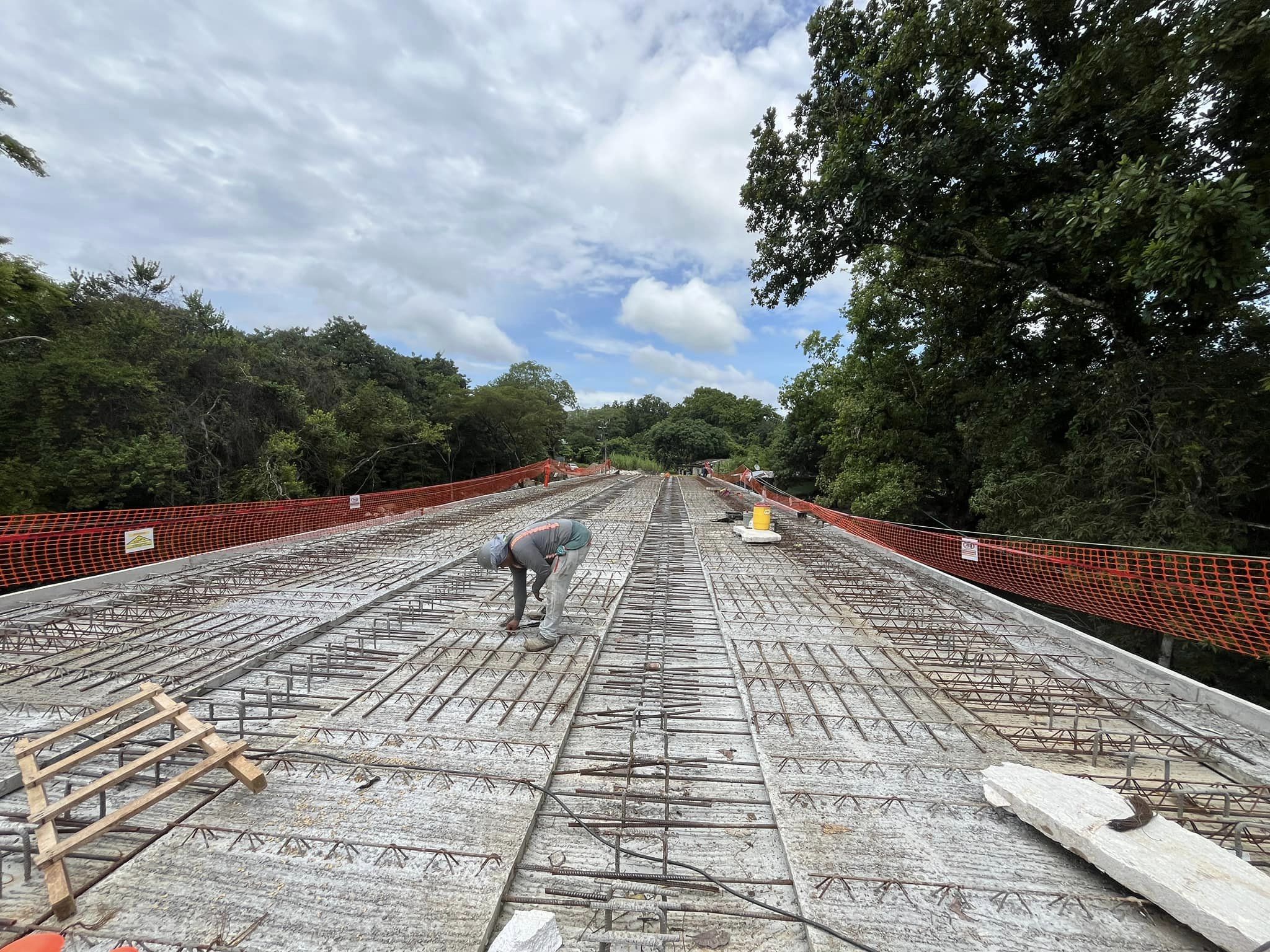 Así avanza la construcción del nuevo puente vehicular sobre el Río Grande