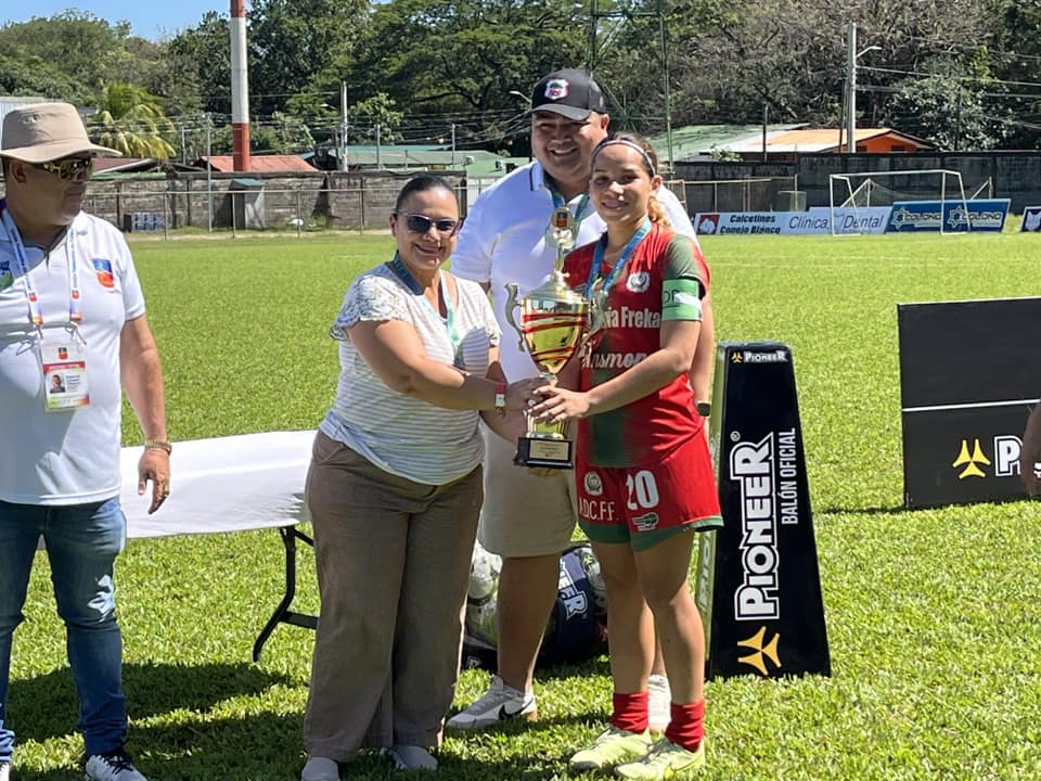 Equipo de fútbol femenino de la Asociación Deportiva Chorotega se coronó campeón U17 de UNIFFUT