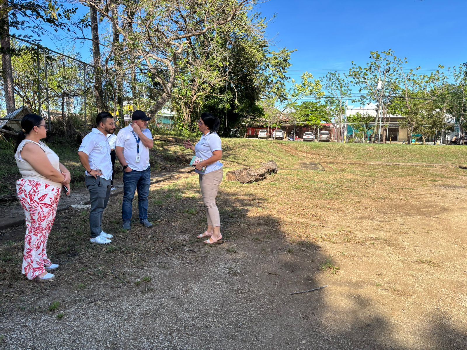 Alcaldía, FODESAF y CONAPAM visitaron terreno donde se construirá nuevo Centro Diurno para adultos mayores