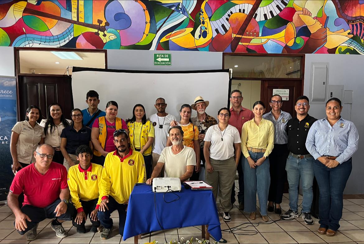 FERIA DE LAS ABEJAS DESTACÓ LA IMPORTANCIA DE LOS POLINIZADORES PARA NUESTRO CANTÓN