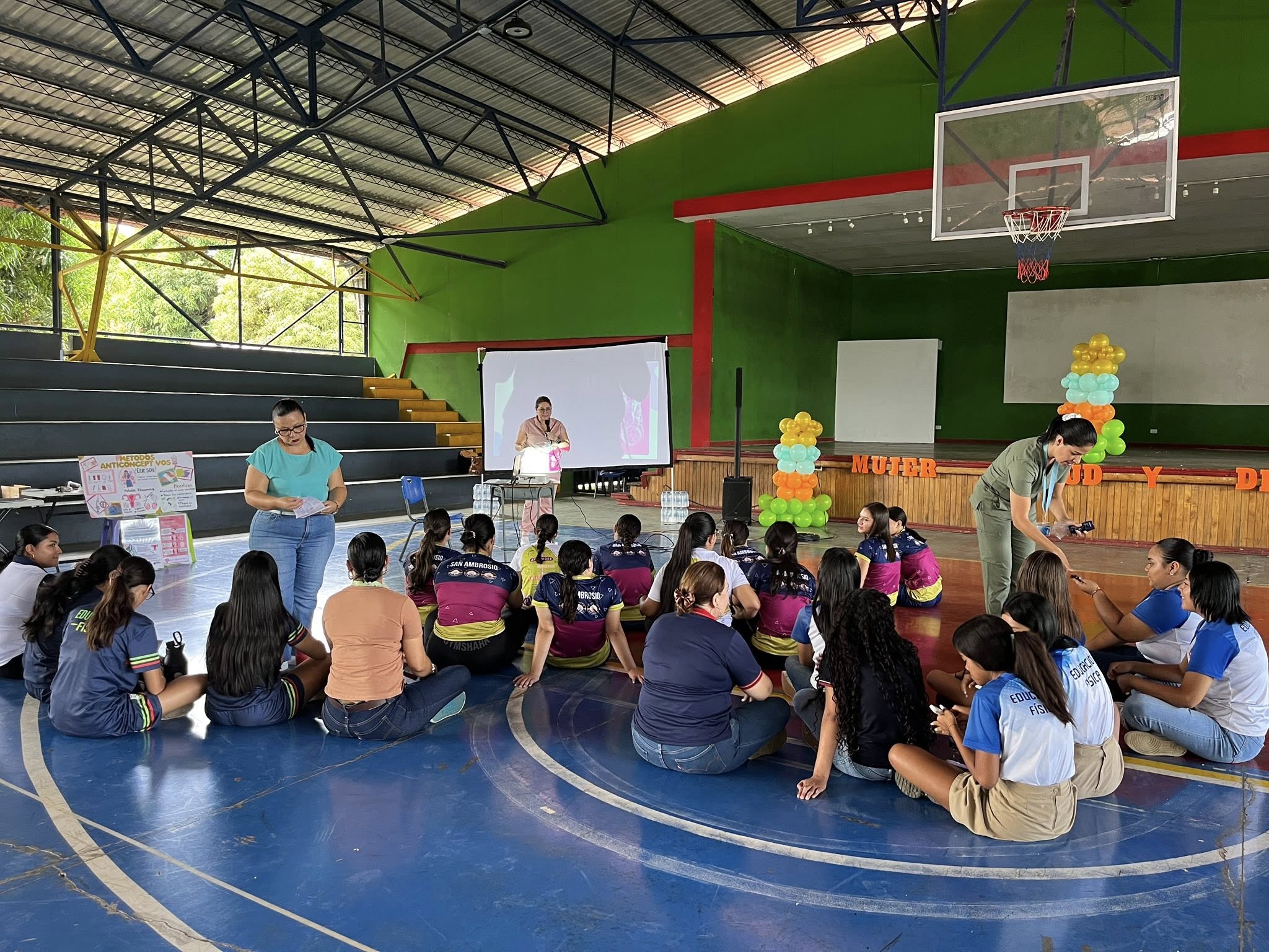 Feria Mujer, Salud y Deporte promovió el bienestar femenino en Nicoya