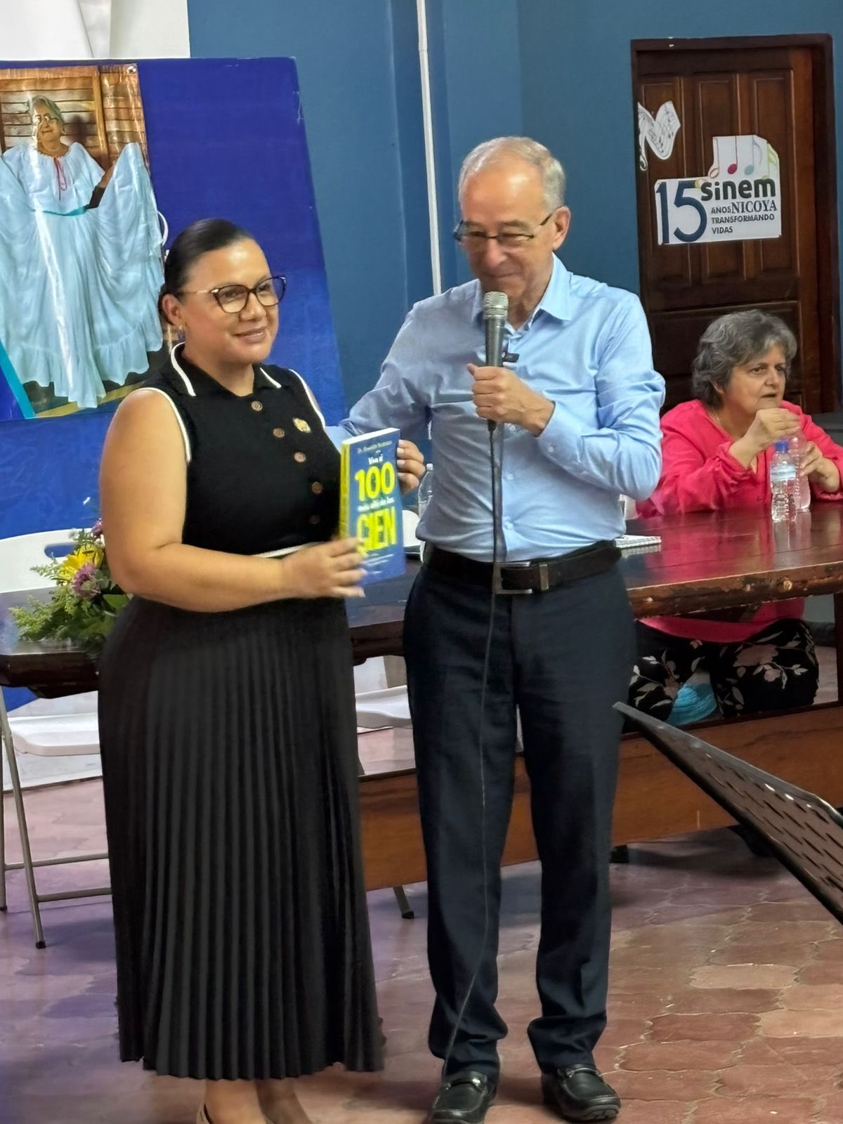 Hoy se presentó el libro: 