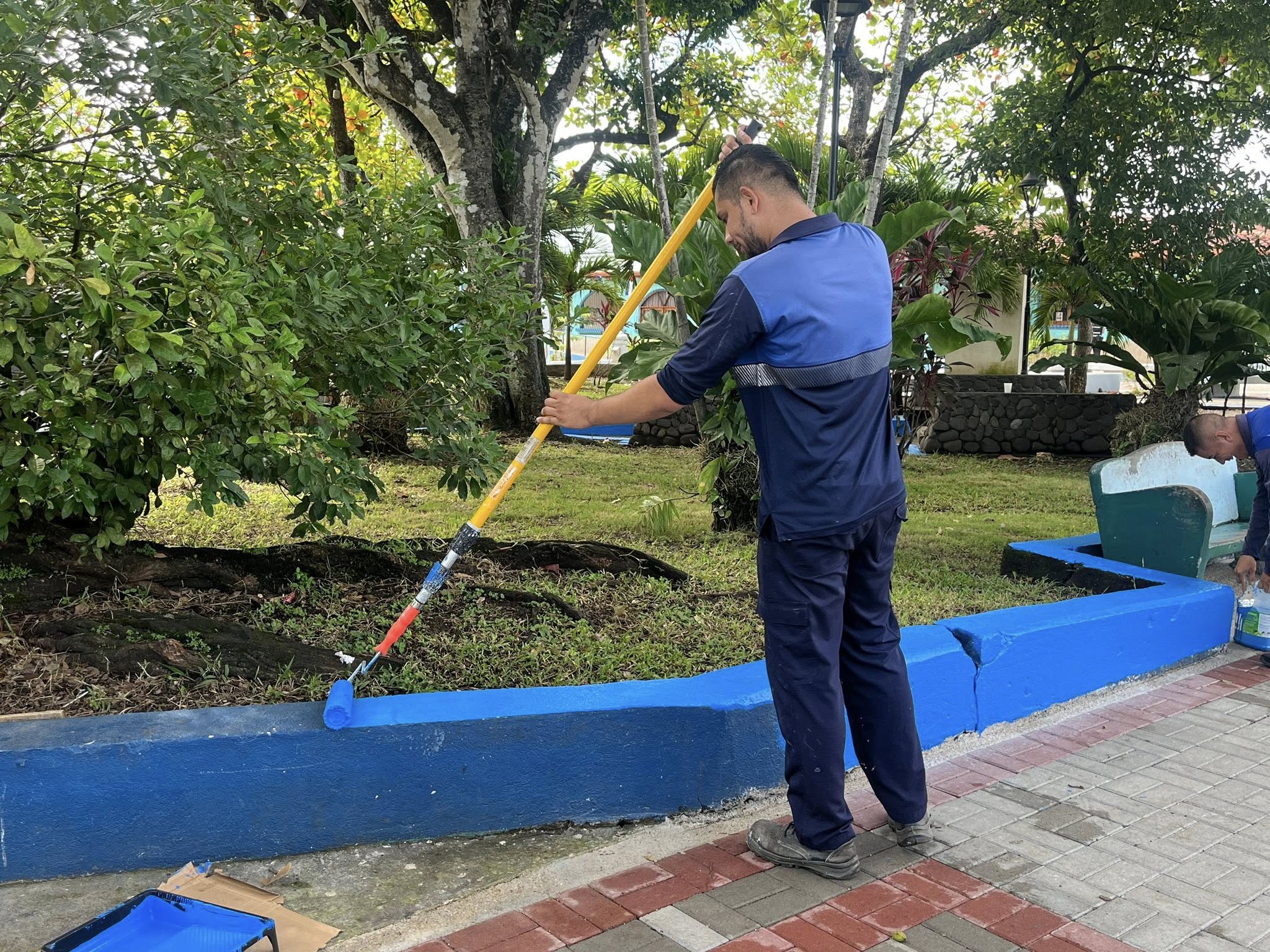 Municipalidad trabaja en el embellecimiento del Parque Recaredo Briceño