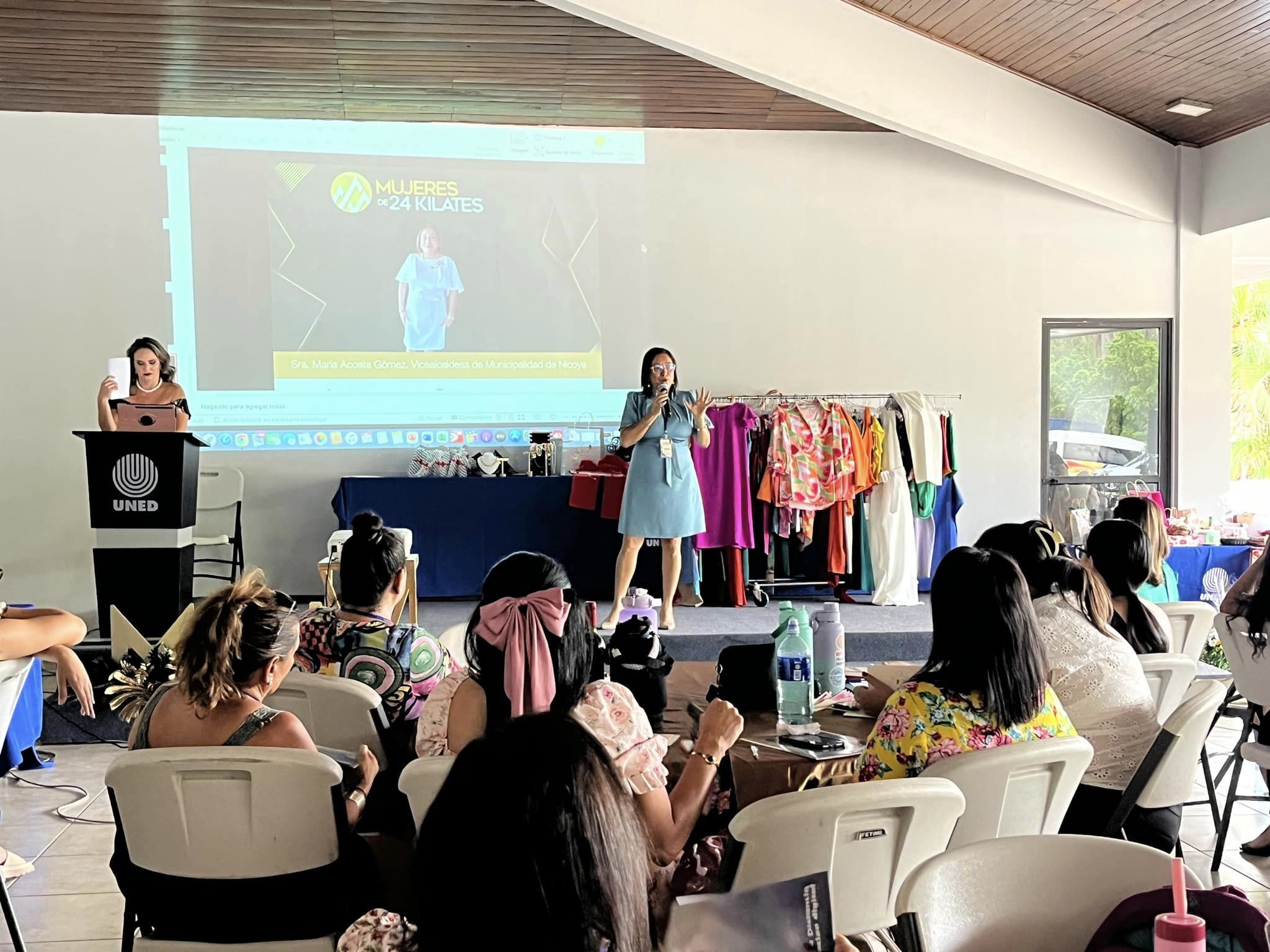 Este viernes se celebró el Congreso Mujeres de 24 Kilates en Nicoya